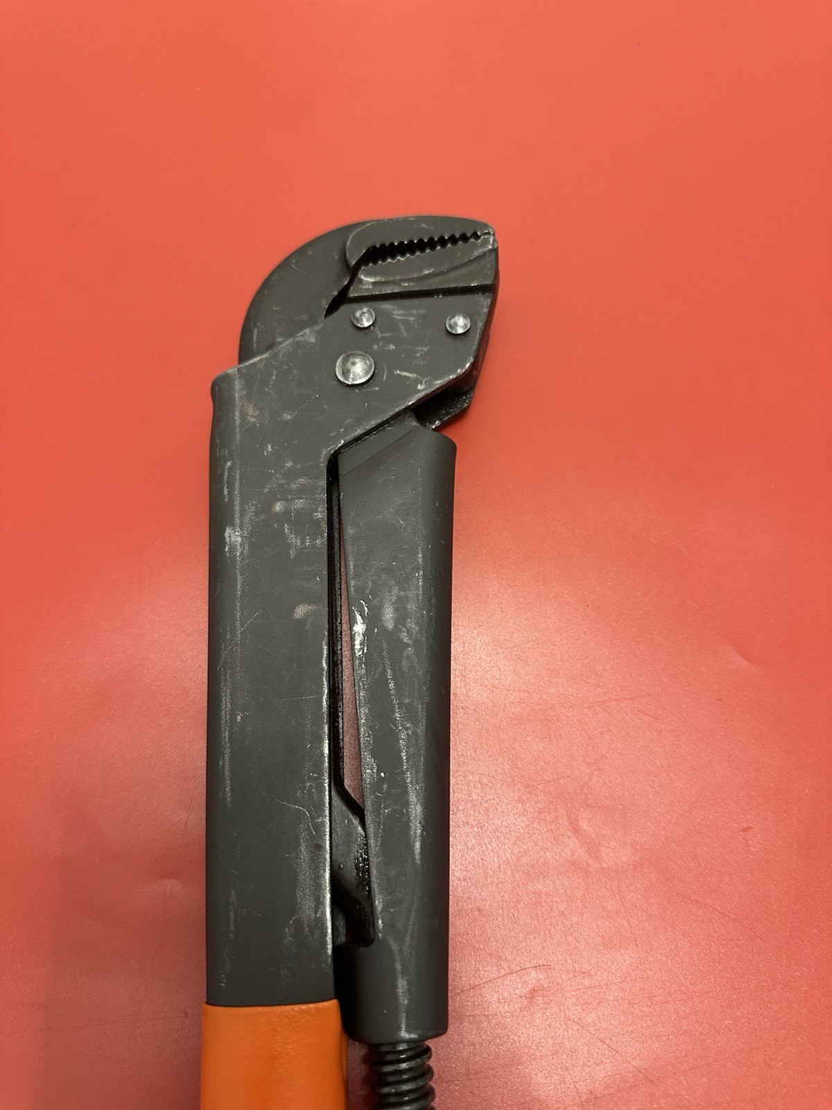 Snap On 21-1/2″ Pliers Wrench (Orange) – PWZ3OA.