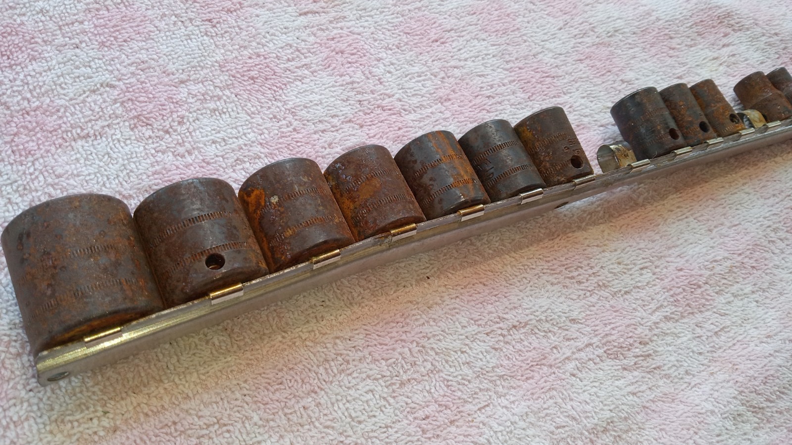 SNAP-ON METRIC IMPACT SOCKET SET RUSTED USABLE CHEAP SEE DESC FOR SIZES air tool