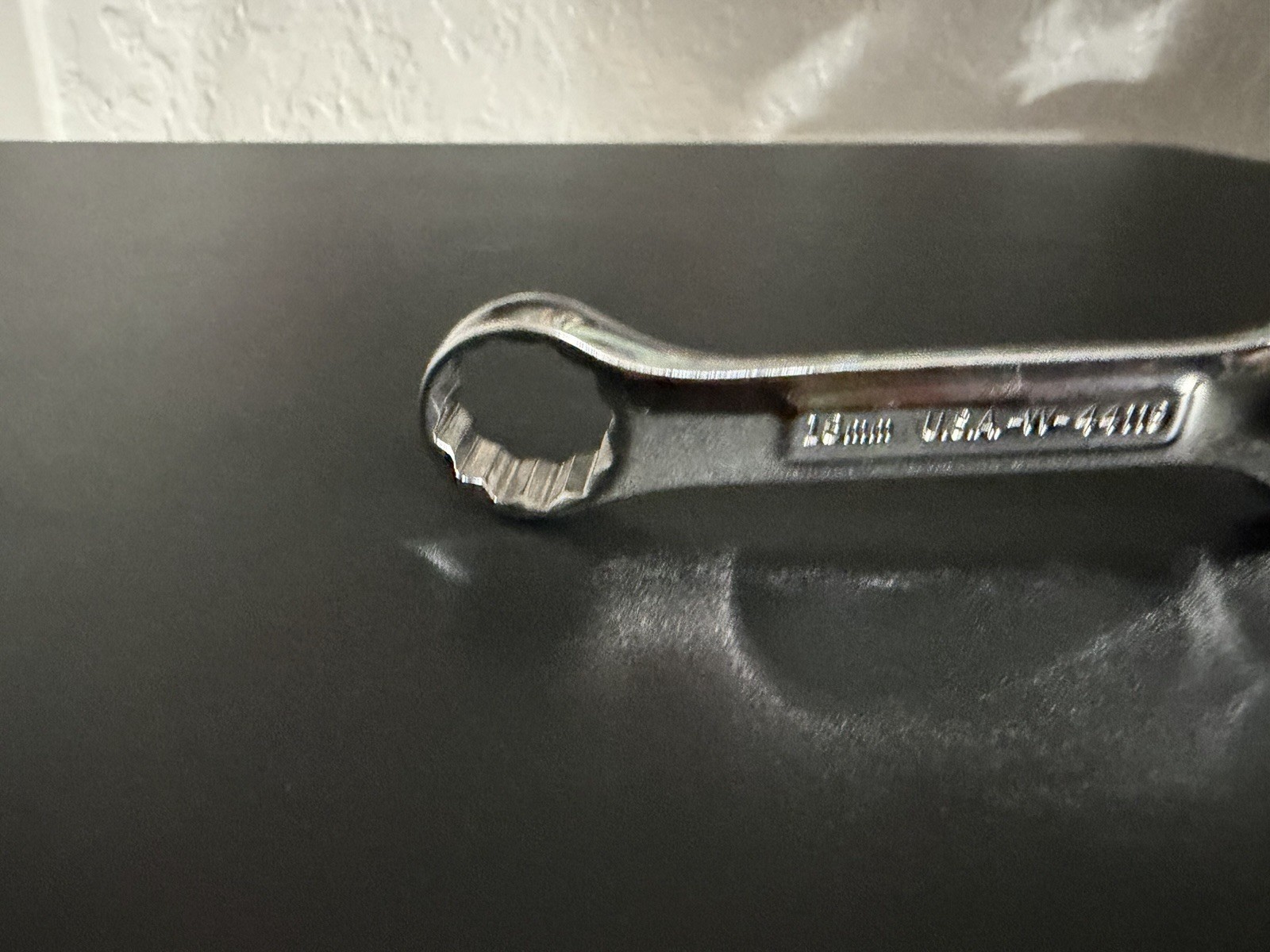 Craftsman 44119 combo wrench 18 mm 12 point stubby 5″ long
