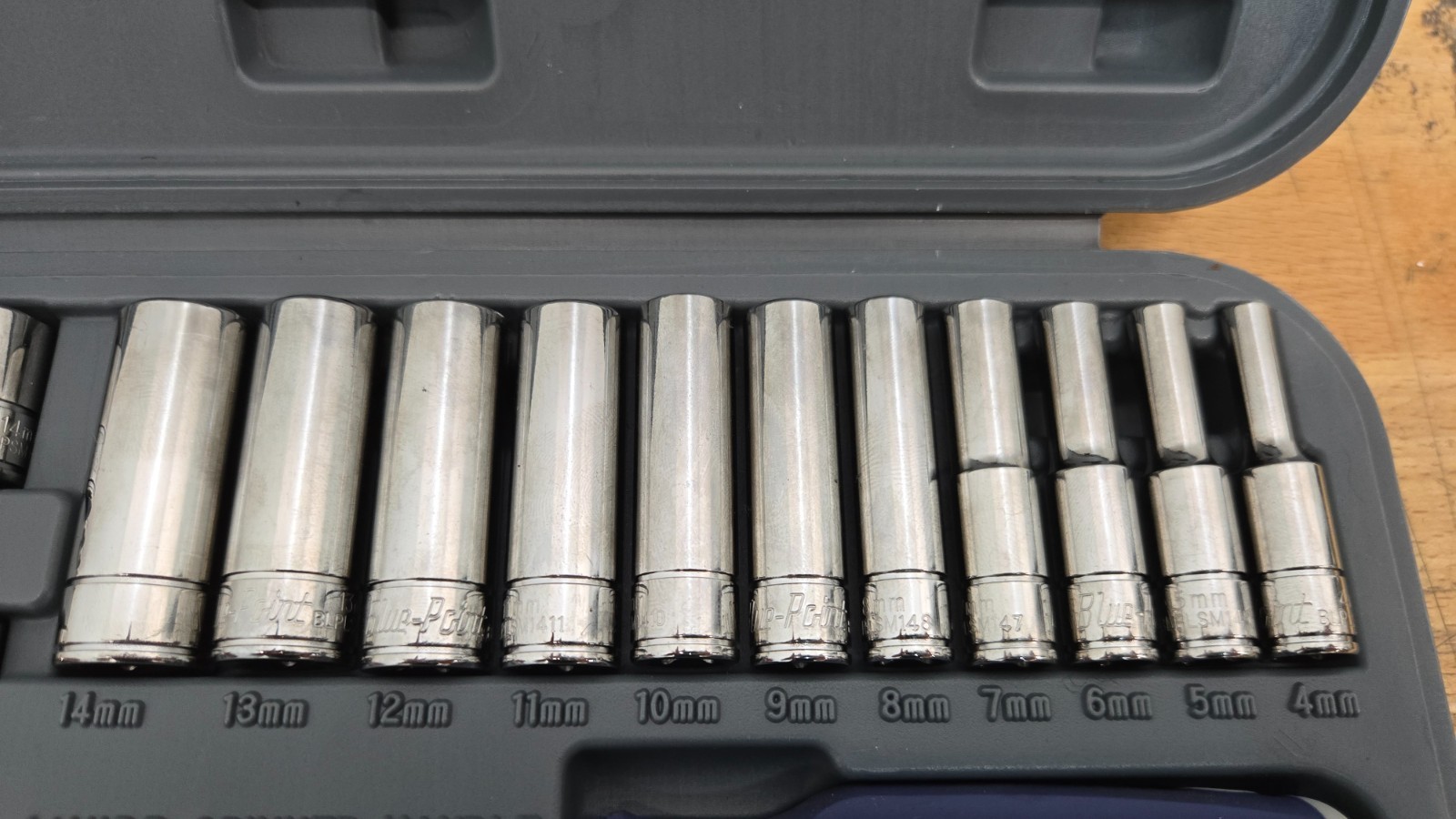 Blue Point BLPGSSM1427, 1/4″ Drive Metric Socket Set, 27 Piece w/ Case