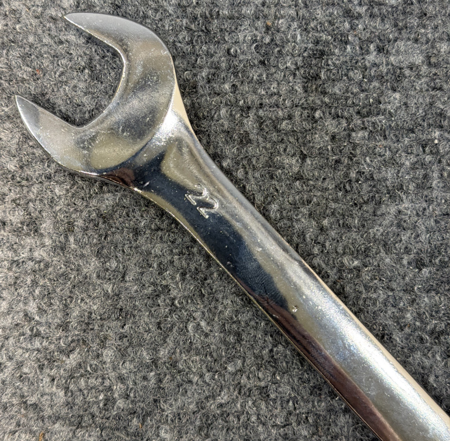 (1) Polished Chrome Vanadium 22mm Metric Combination 12 Point Wrench 10.5”
