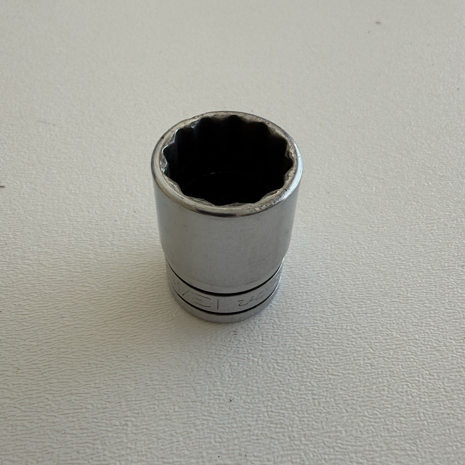 Snap-On Tools USA 1/2″ Dr 12-Pt SAE 13/16″ Flank Drive Shallow Socket SW261