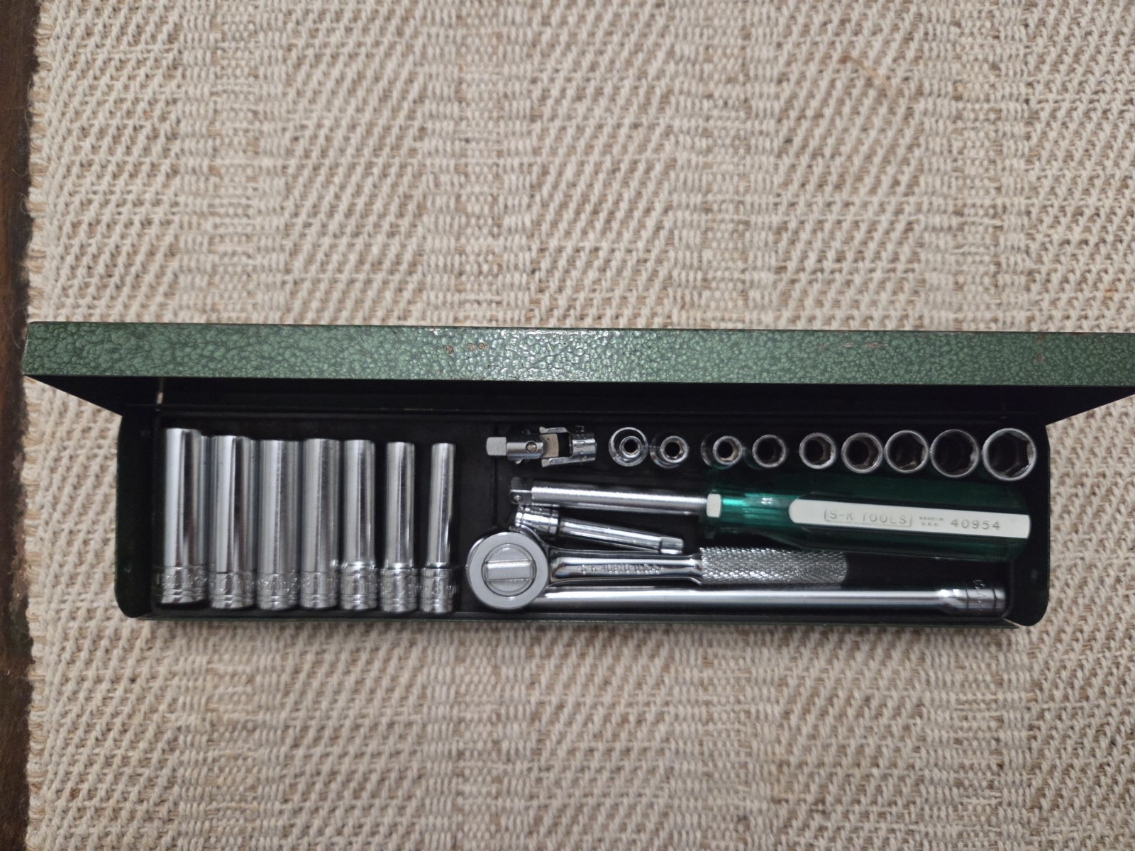 Very Nice Vintage SK Tools #1321, 21 Piece Standard 1/4″ Metric Socket Set