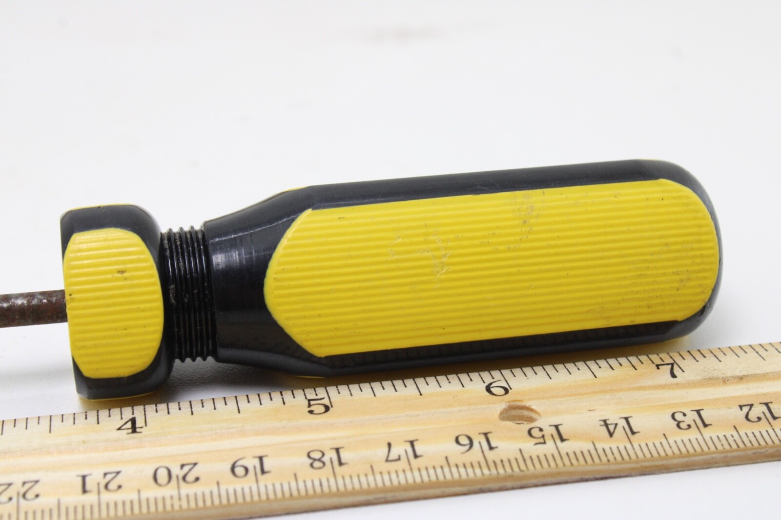 Popular Mechanics 30767 T15 Torx 3-1/2 Shaft Yellow/Black Handle Screwdriver USA