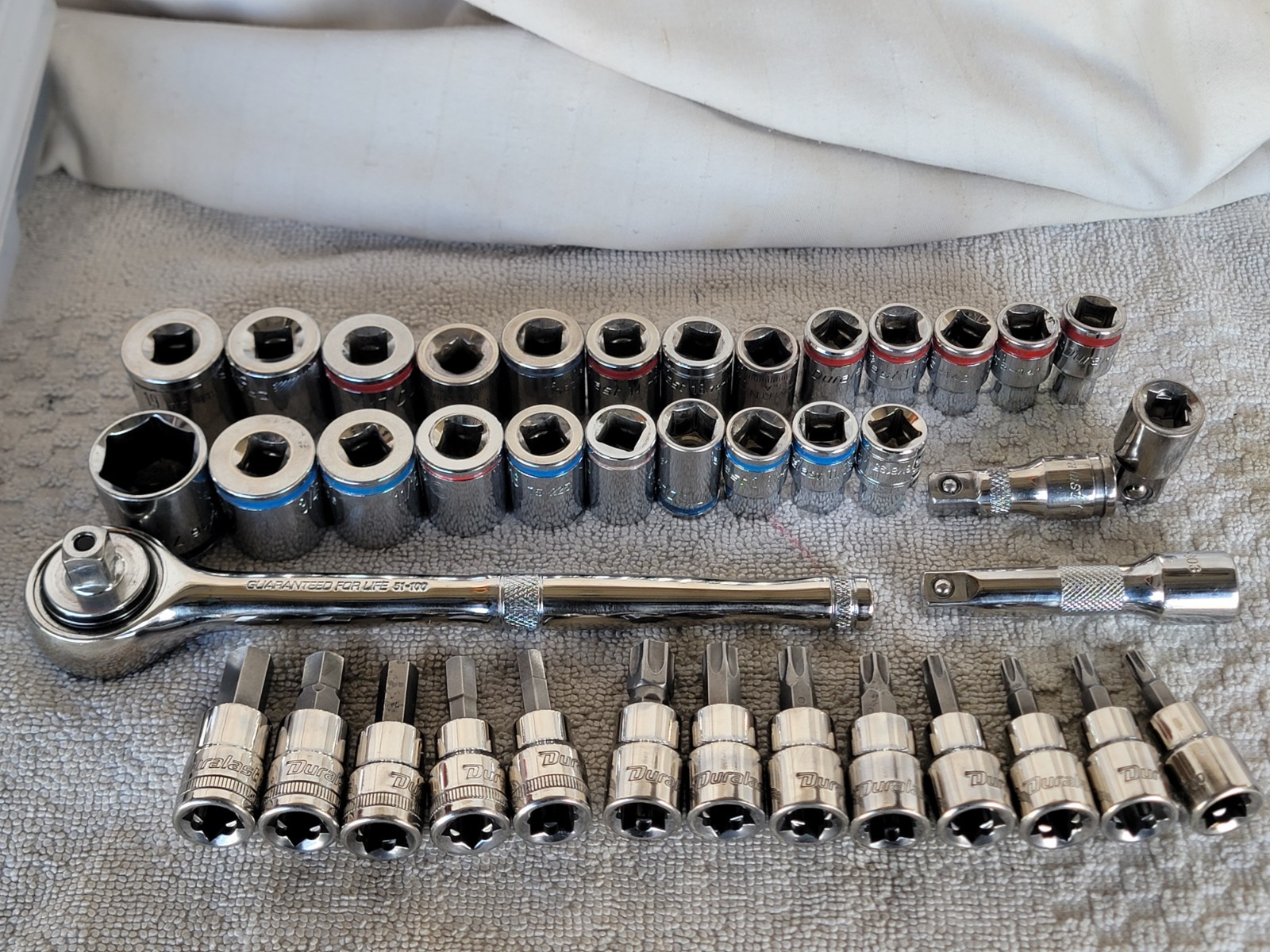 94pc Duralast MIX Socket Wrench Set 1/4″ & 3/8″ dr., SAE/Metric Plastic Box EXC!