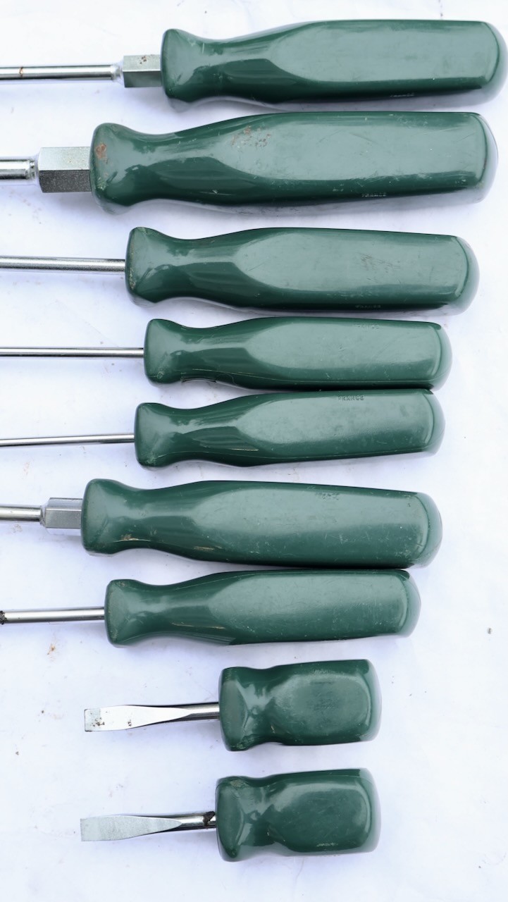 (9) S-K (France) Green Handle Screwdrivers – Flat – Phillips – Torx / MT Tools