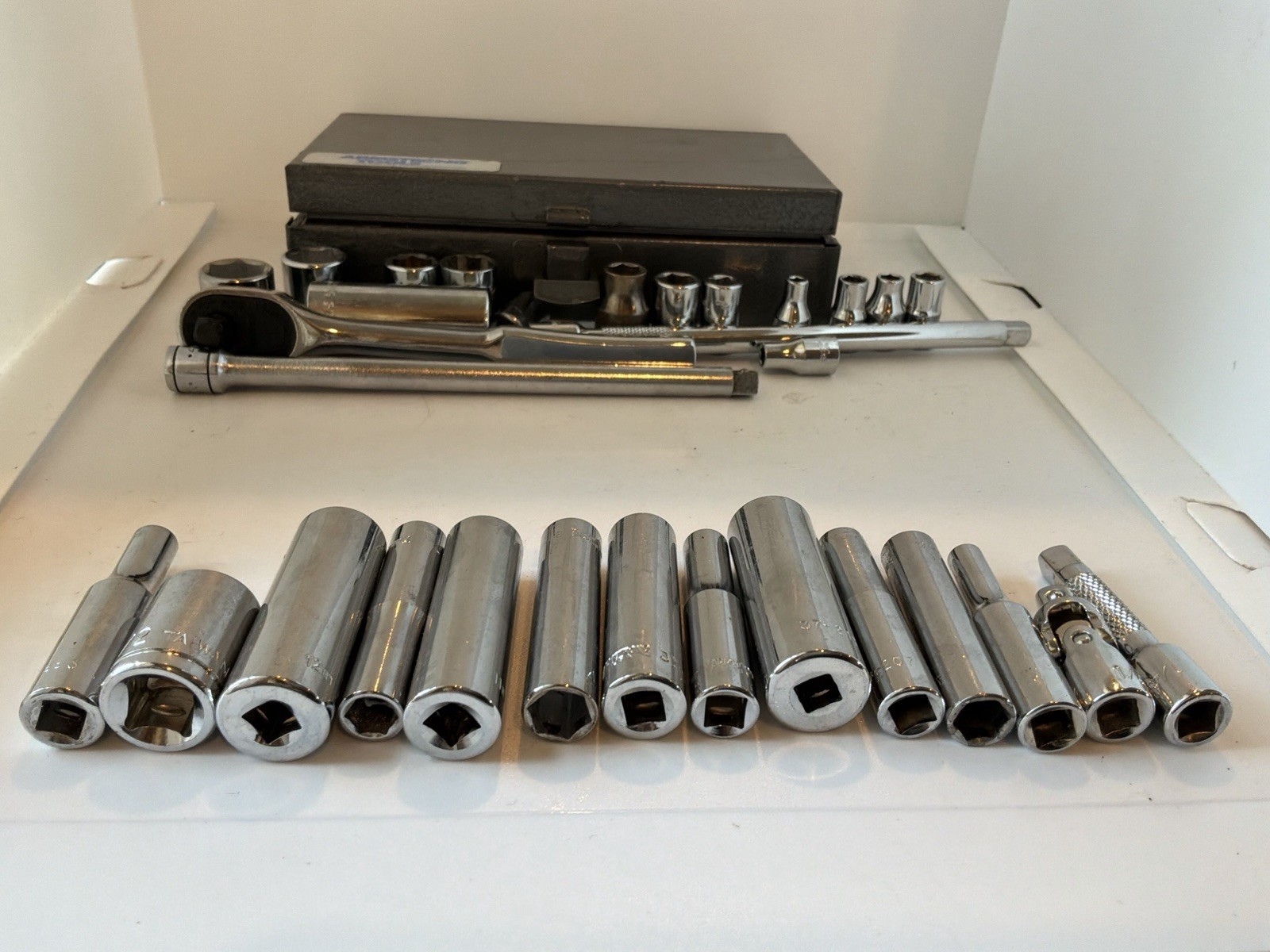 Vintage Armstrong Tools 43-152 Socket Set 1/2” Drive Ratchet USA w/ Case