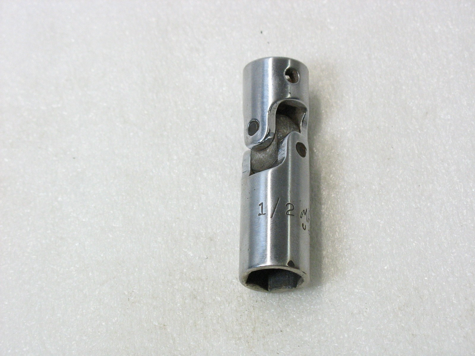 Mac Tools 1/2″ Deep 3/8″ Drive 6 Point Chrome Swivel Socket XU166D