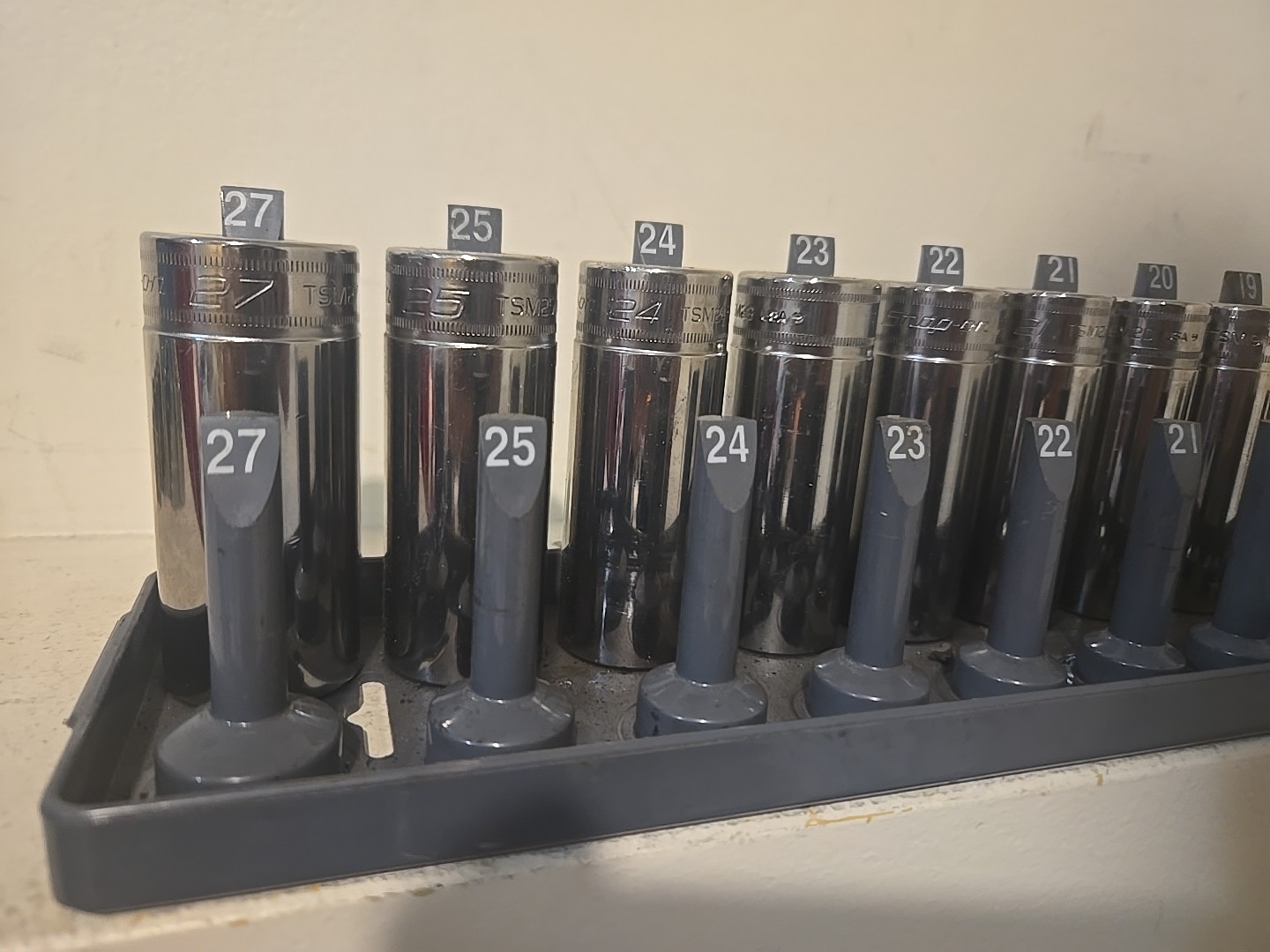 Snap-on Tools 17pc 1/2″ Drive 10mm-25 +27mm METRIC 6pt DEEP Socket BONUS Set