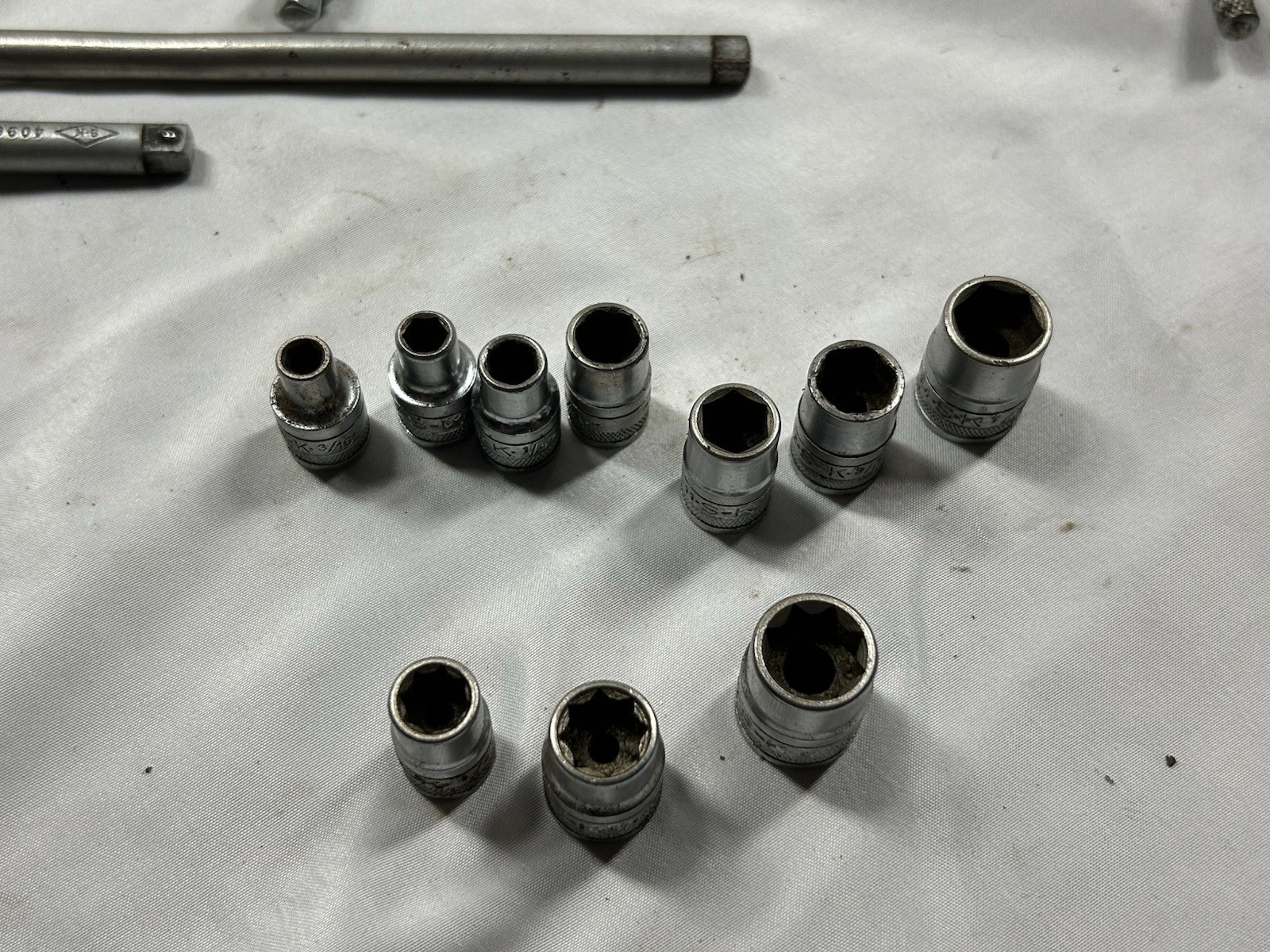 Vintage S-K Tools 1/4” Drive Ratchet SAE Socket Set 12 & 8pt Metal Box USA