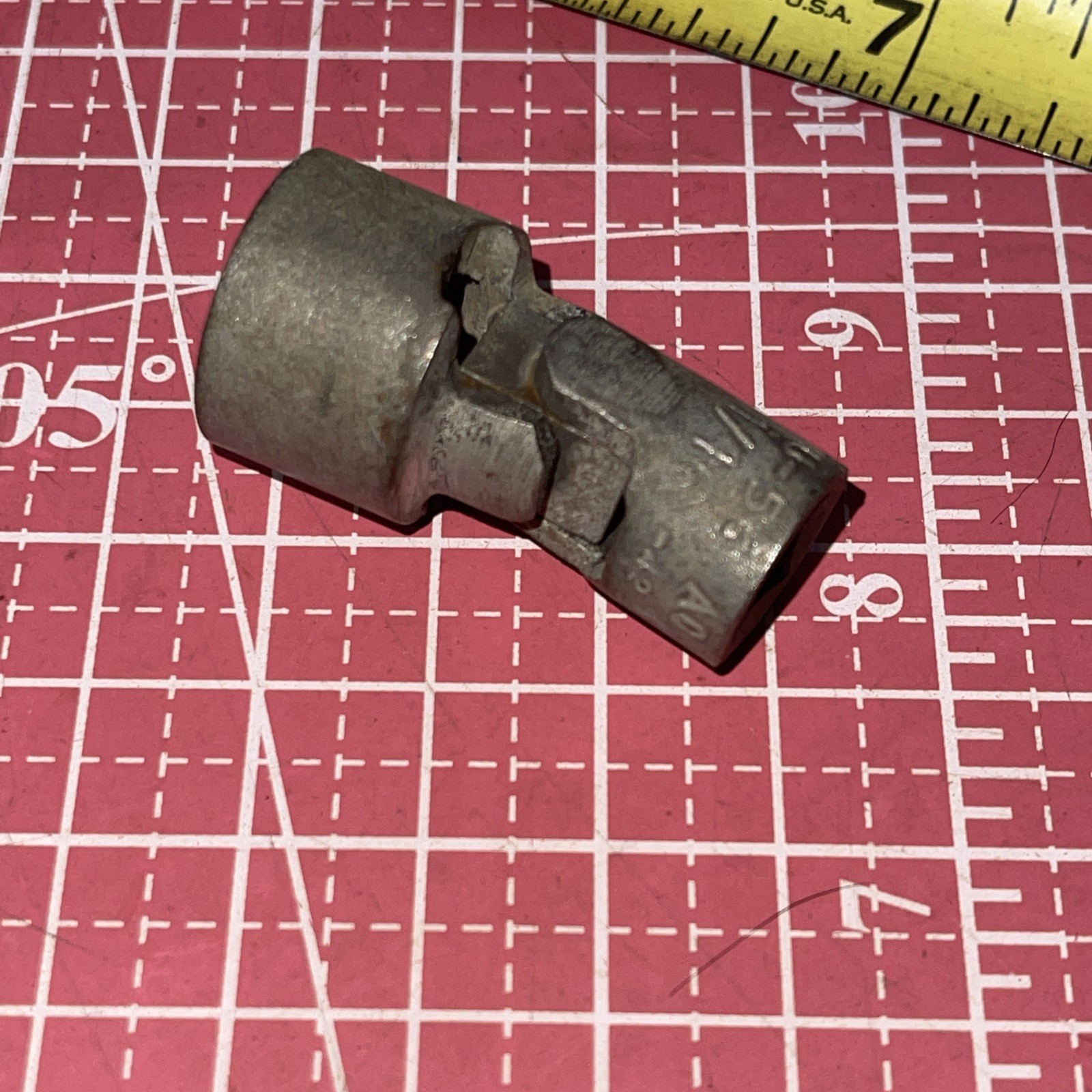 Vintage Wright USA MU56 11/16 In SAE 3/8 drive 12 Point Swivel Wobble socket