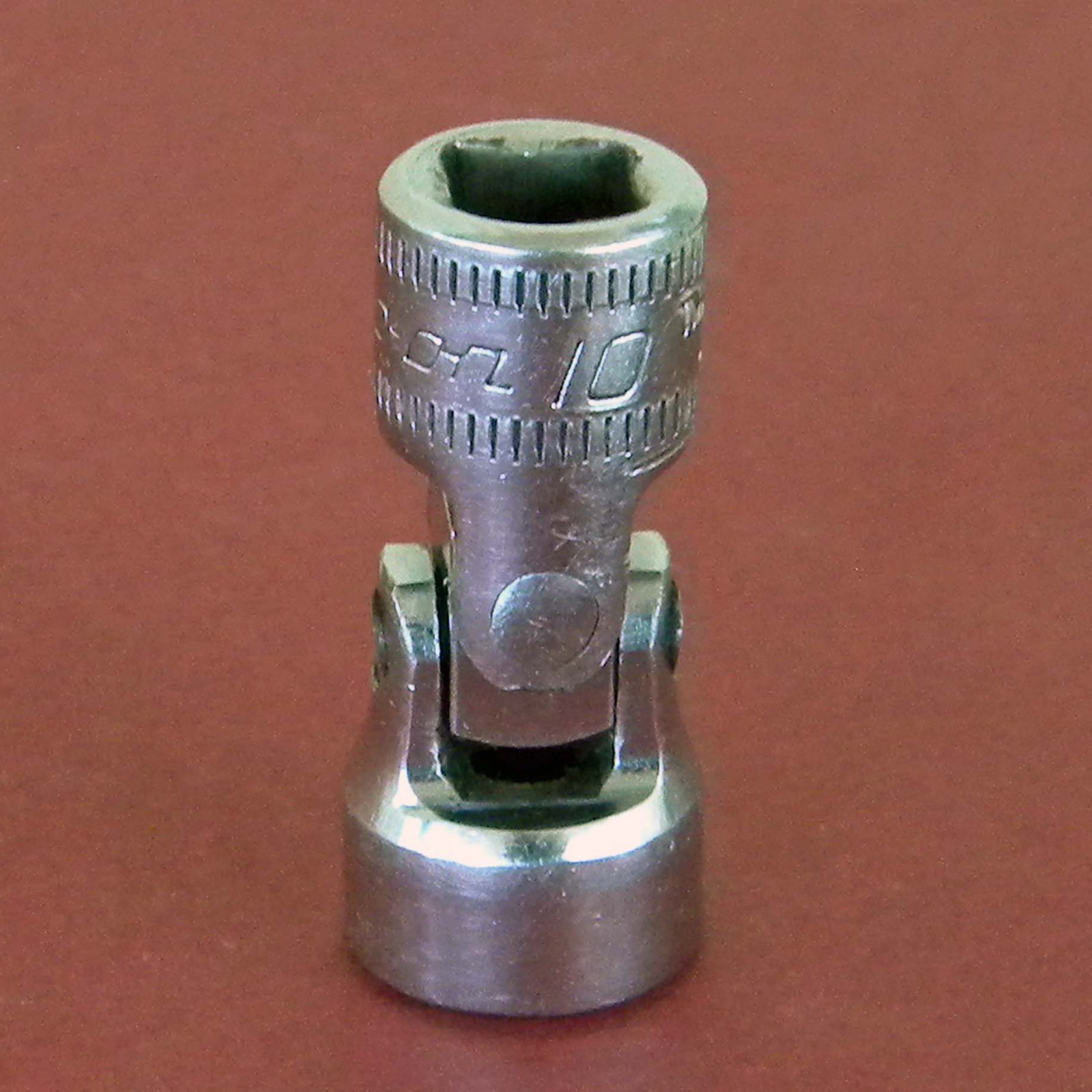 Snap-On TMUSM10 1/4″ Drive 6PT Metric 10MM Chrome Universal Swivel Socket, USA