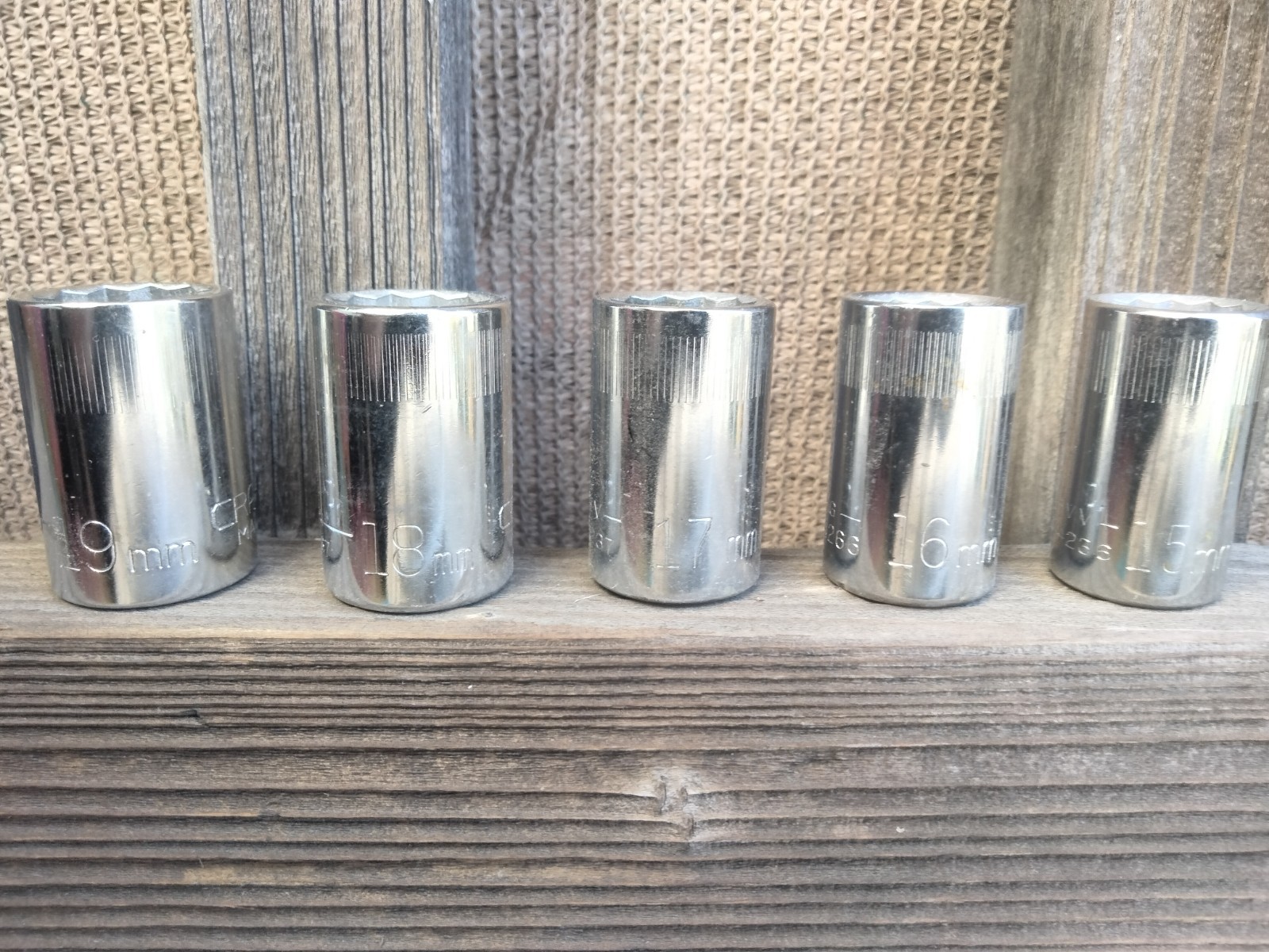 Vtg 1980’s Craftsman USA 16pc Metric 5-19mm Socket Set – 1/4″, 3/8″, 1/2″ Drives