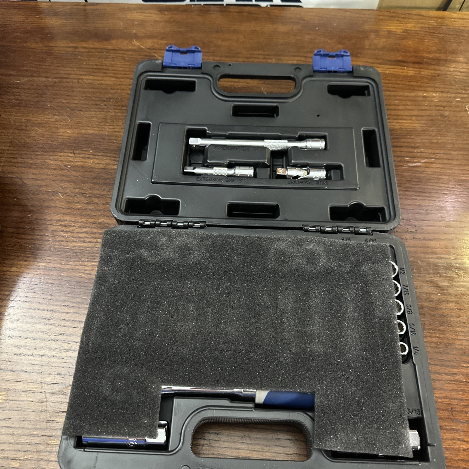 Quinn 3/8 in. Drive SAE and Metric High-Visibility Socket Set