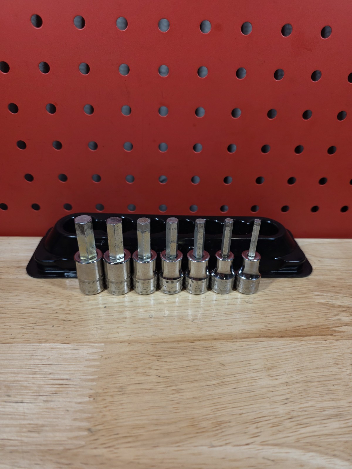 Snap-on Tools 207EFAMY 4-10mm 3/8″ Drive 7-Piece Metric Hex Socket With Holder