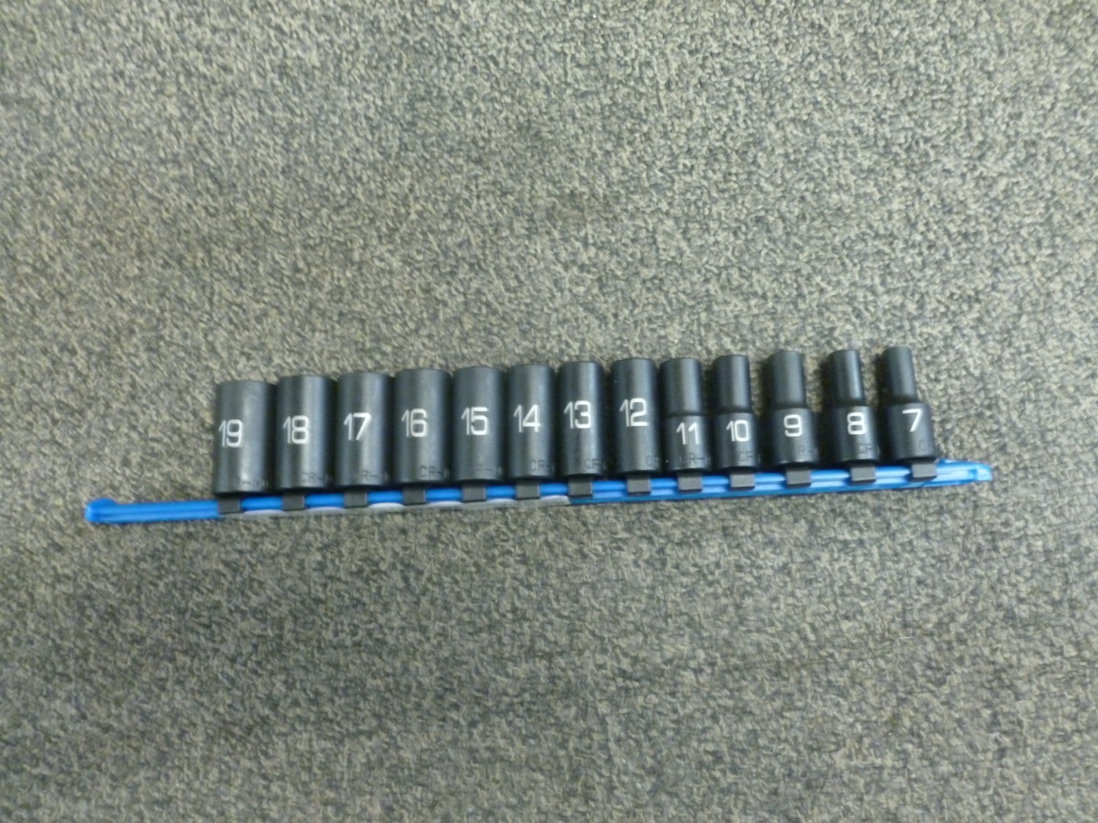 Matco Tools SBIPM136V 13 Piece 3/8 Drive Metric 6 Point Mid Length Socket Set