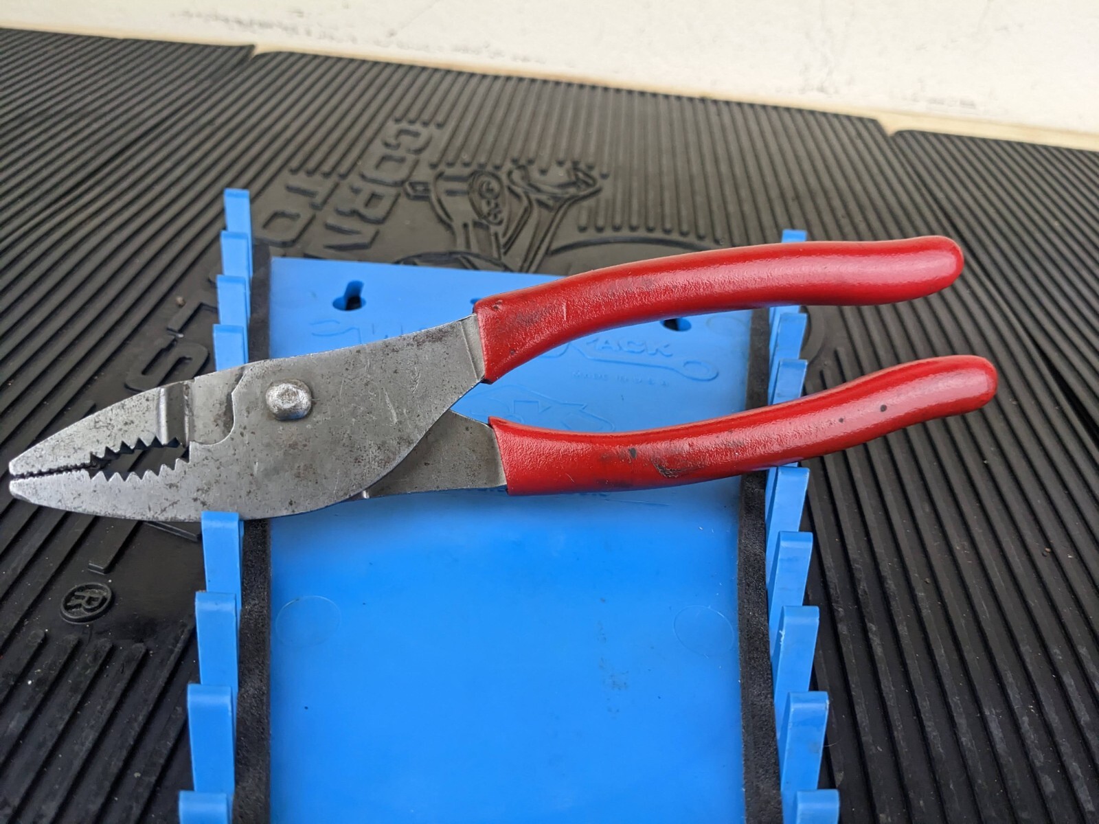 #bb753 Snap-On 47CF Red 8″ Long Soft Grip Slip Joint Pliers