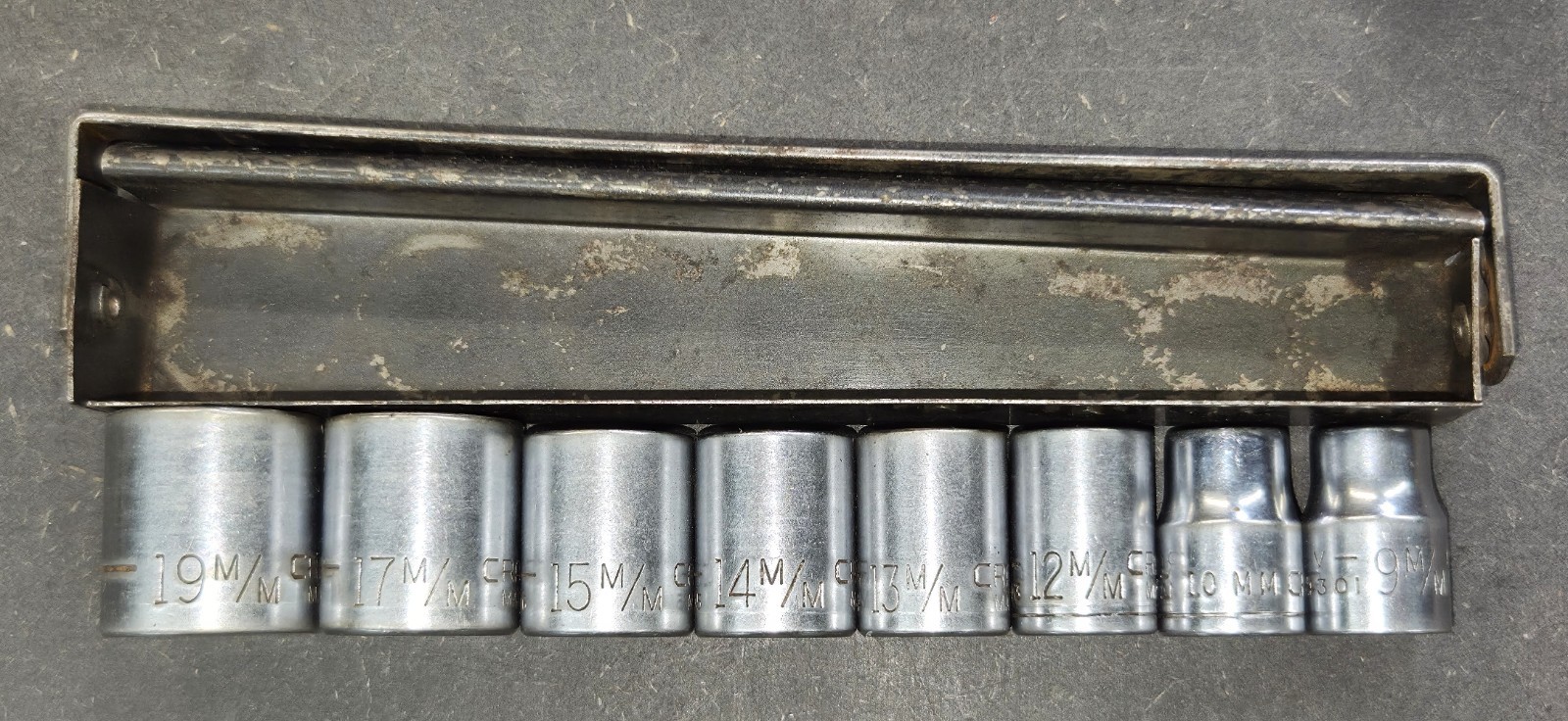 Craftsman =V= USA 3/8″ Drive 12pt METRIC 8 Pc 9mm – 19mm Shallow Socket Set