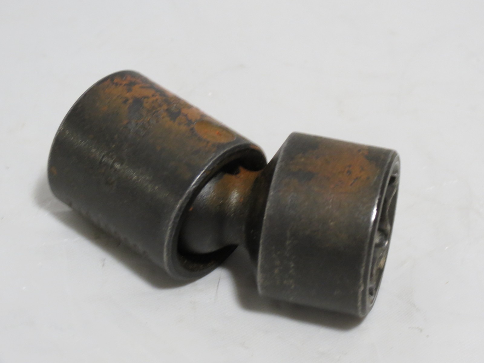 Proto 74424MP 1/2″ Drive 24mm Short 6 Point Impact Swivel Socket Overall 2 5/8″