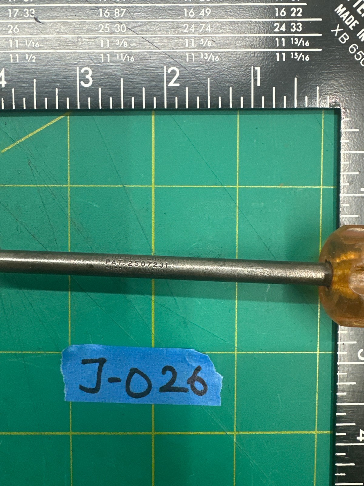 Crescent 8″ No.302-4 Phillips Head 2 Point Screwdriver Yellow Handle Made In USA