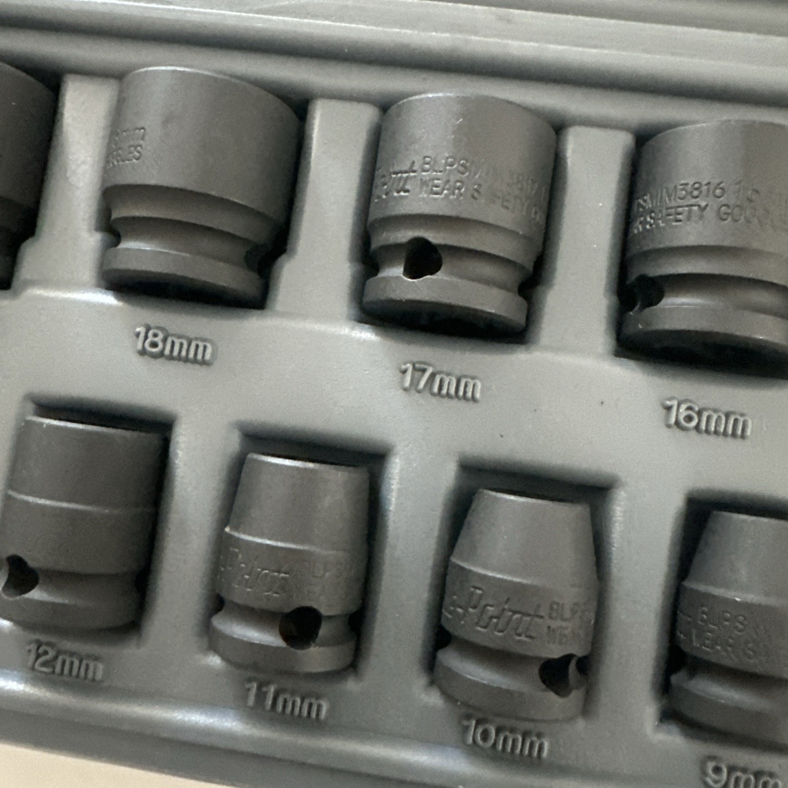 Blue-Point 13 Pc. 3/8″ Drive Metric Shallow 6 Pt. Impact Socket Set W/ Case New