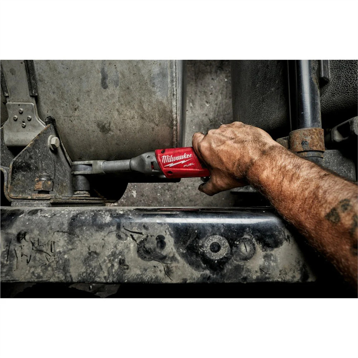 Milwaukee 2560-20 M12 FUEL 3/8″ Extended Reach Ratchet, Cordless Power