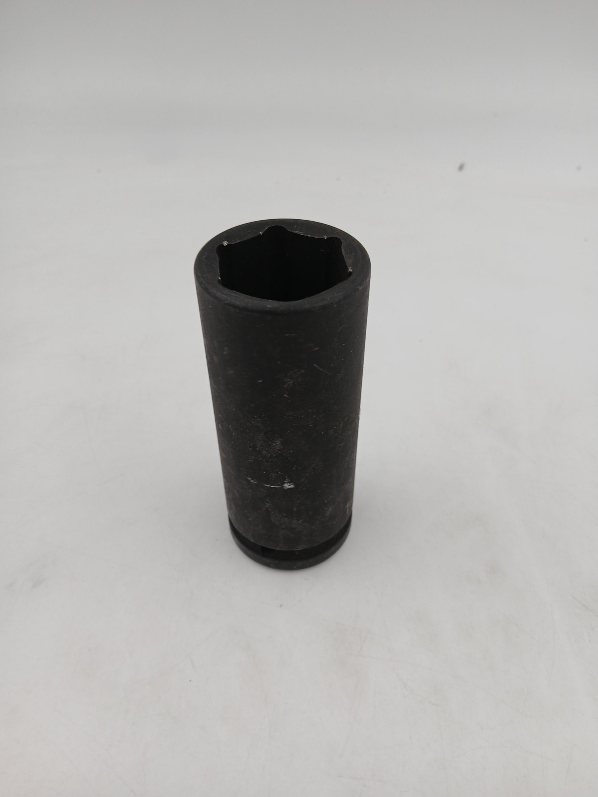 Grey Pneumatic 3/4 In Drive 1-1/4 In Deep Impact Socket 6 Point CR-MO Tool