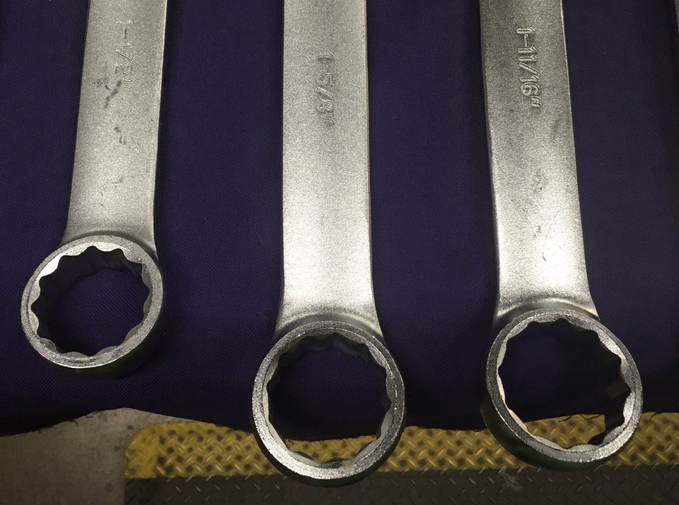 Westward 54DG02 Ratcheting Wrenches Set of 10 20″-26″ w/ Canvas Storage Bag