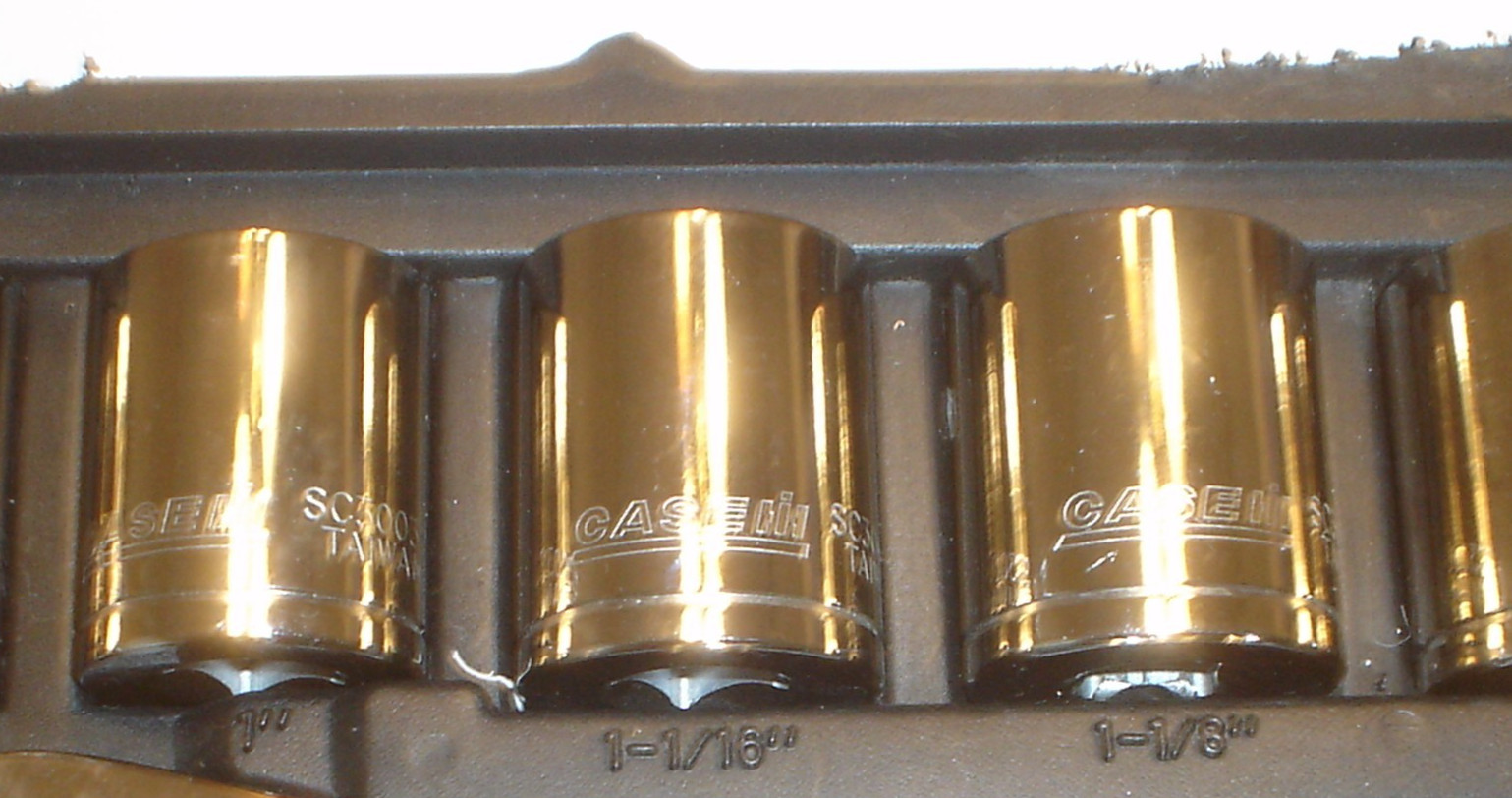 NOS Case IH 16-Piece 1/2″ Drive SAE 12-Point Socket Set Ratchet/Extension Unused