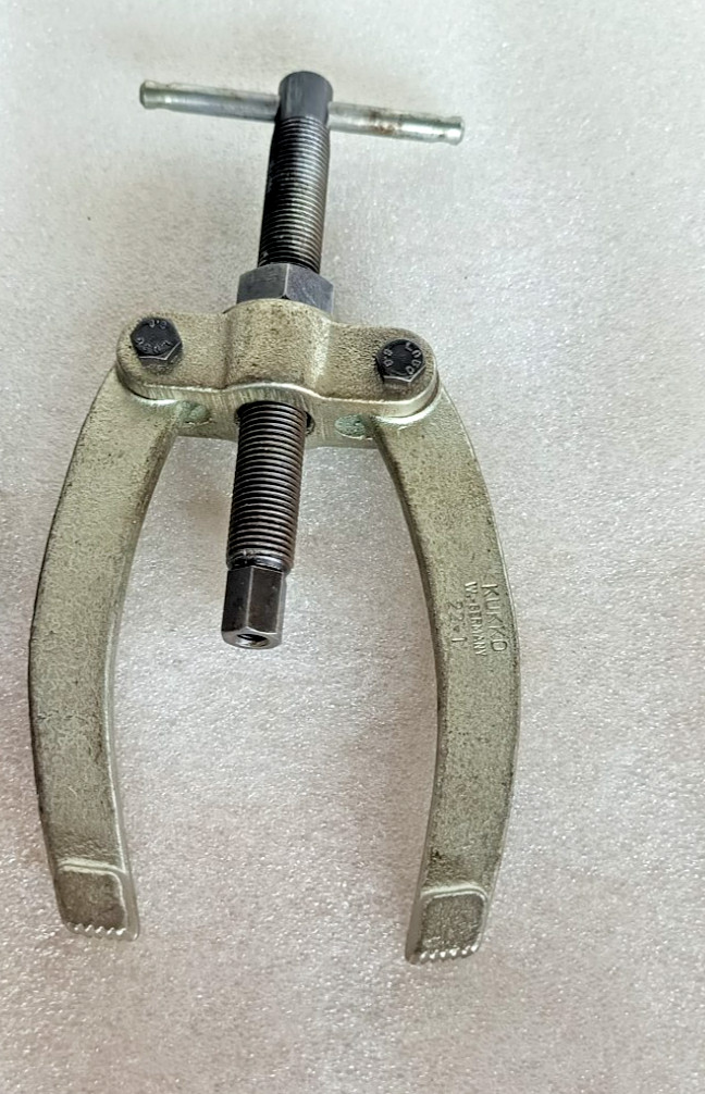 KUKKO 22-1,22-2 BALL BEARING PULLER AND 21-1,21-2,21-3,21-5 & 21-6 EXTRACTOR SET