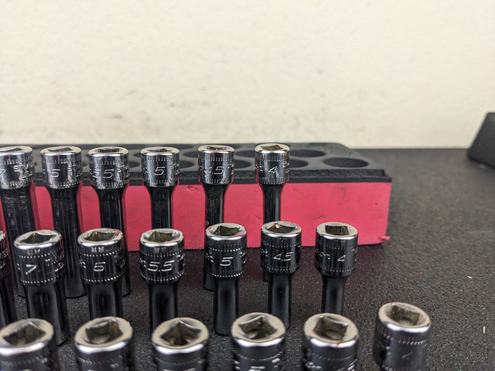 #bn598 Snap-On Tools 142STMMSYFR1 42pc 1/4″ Drive 6-Point Metric Foam Socket Set