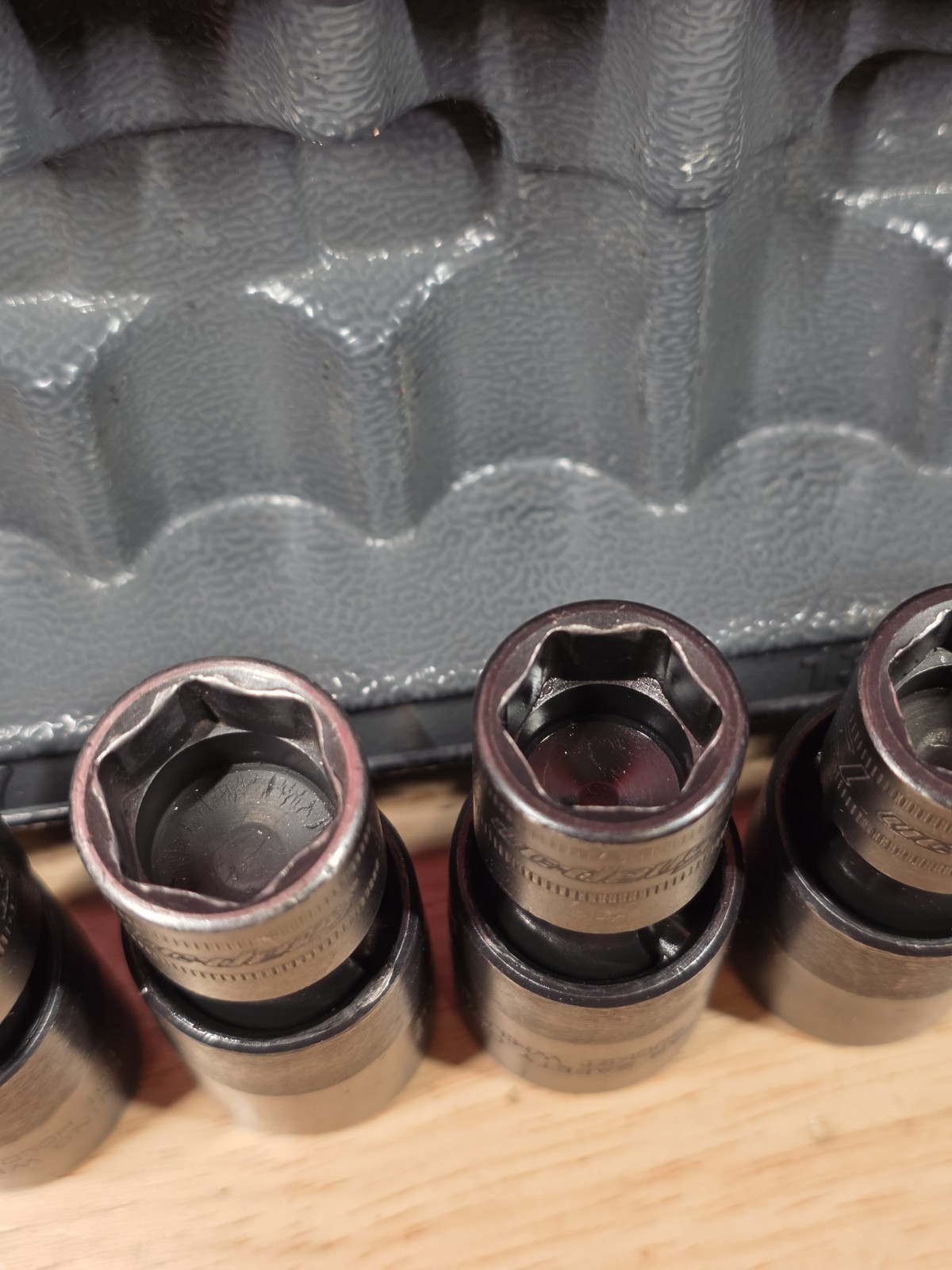 Snap-on Tools 207IPFM 7-Piece 3/8″ Metric Shallow Swivel Impact Socket Set