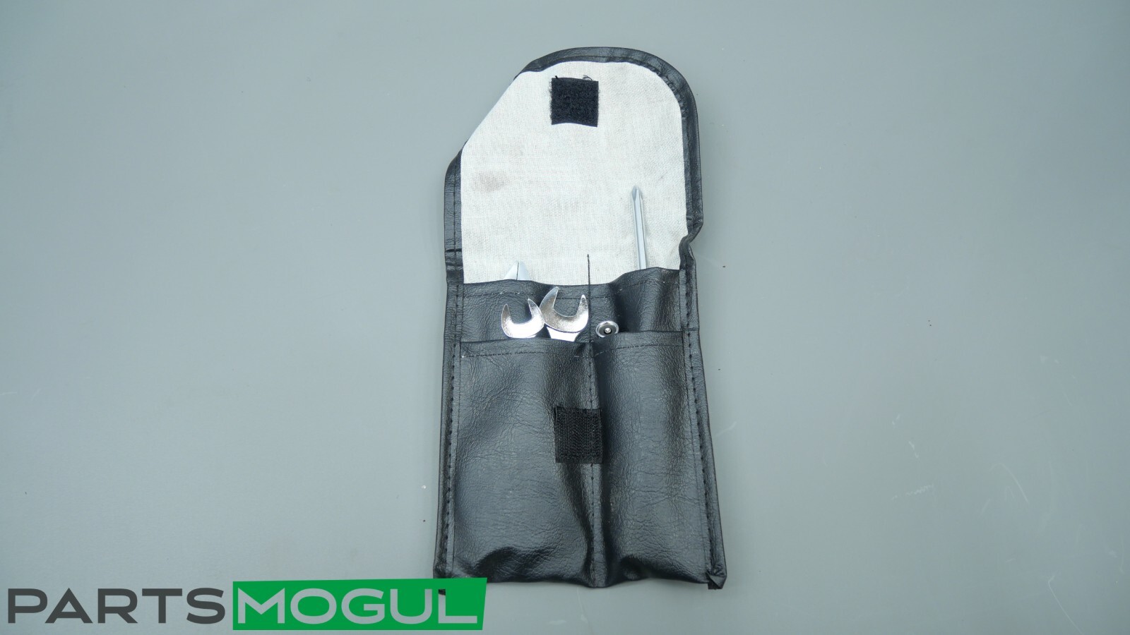 2002-2010 Lexus SC430 Tools w/ Case Set OEM