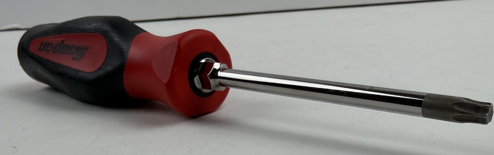 Snap-on T30 Torx Red Instinct Soft Grip 8-7/8″ Long Screwdriver SGDTX430B Red