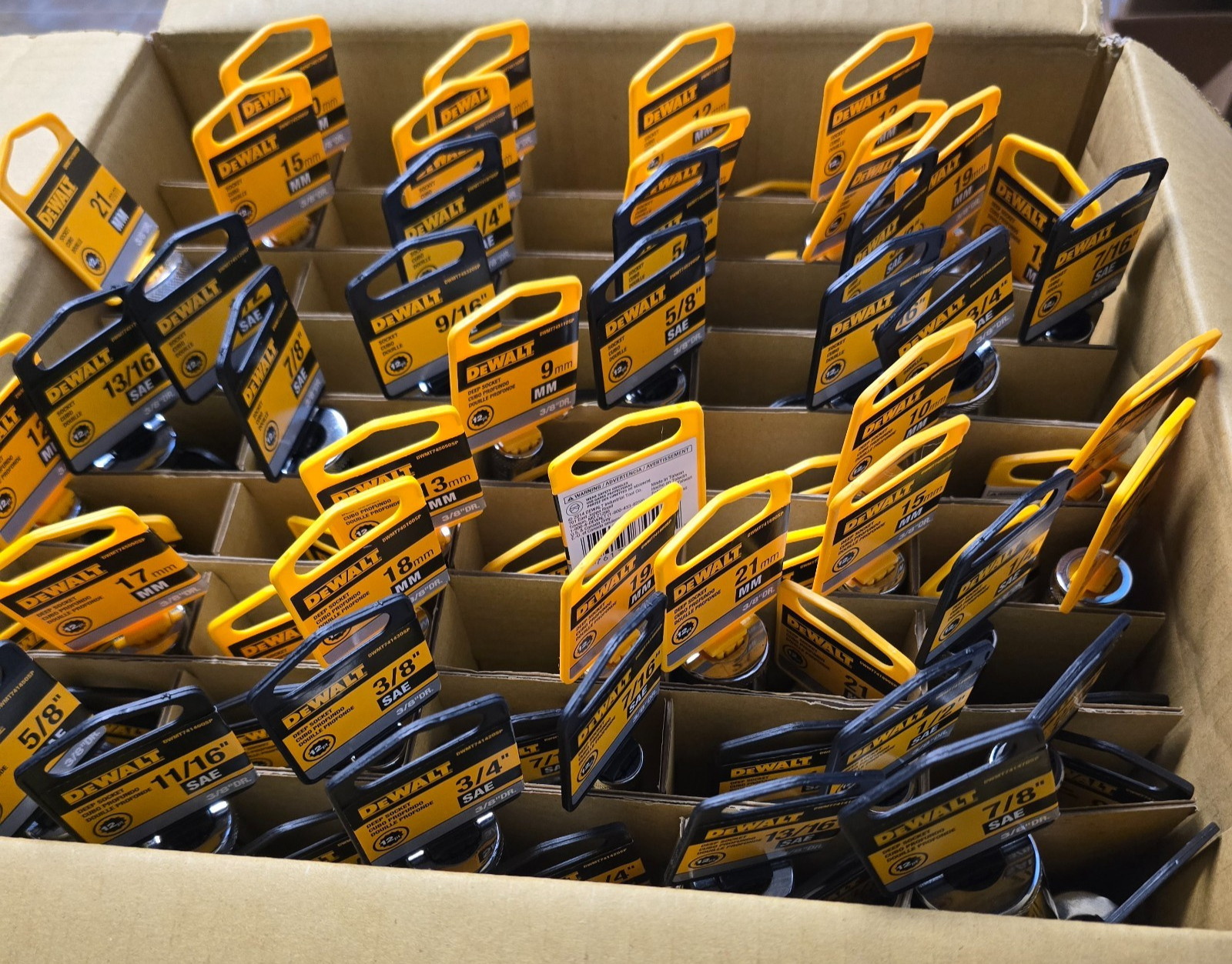 (90pcs LOT) DeWalt Sockets, Deep 12pt, SAE, MM, 3/8″ DR, size variety *SEE PICS*