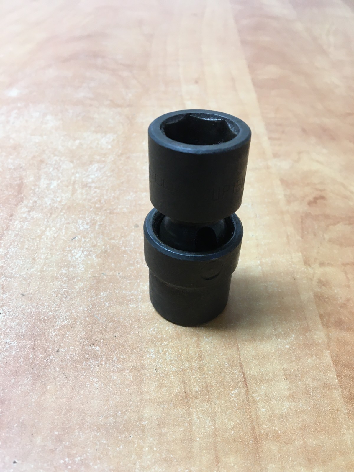 Matco 1/2″ drive 18mm Impact Swivel 6 Point Socket CUP18M6
