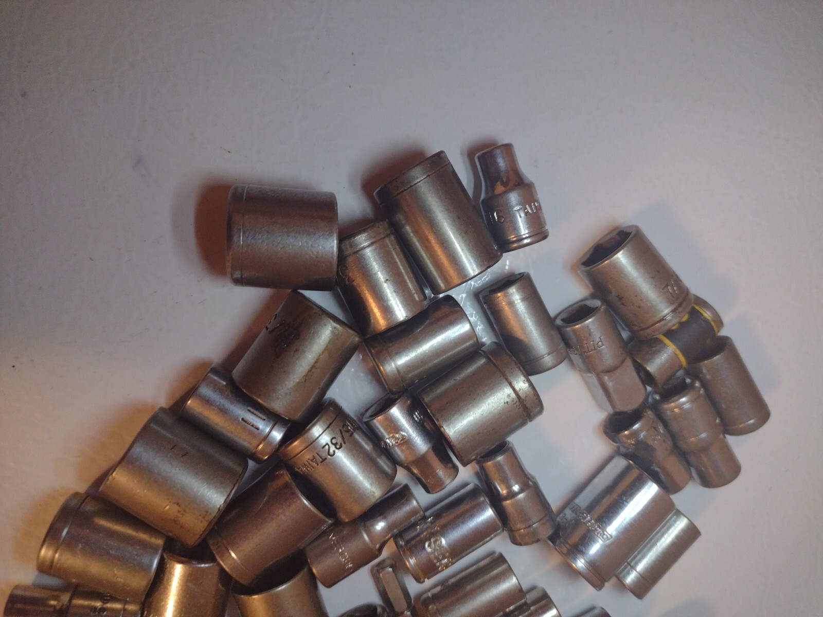 Assorted 1/4″ Drive Sockets -50 Sockets SAE and Metric Various Brands