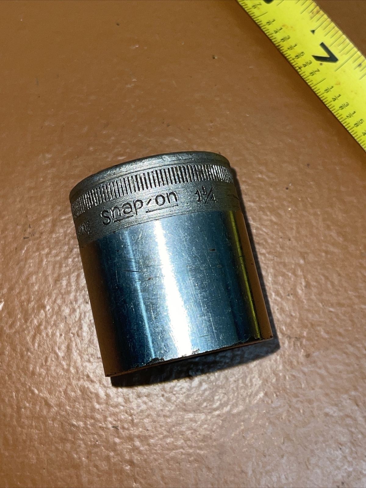 1941 Snap on Tools USA 1 1/4 In SAE 1/2 Drive 12 Point Socket SW-400 Sw400
