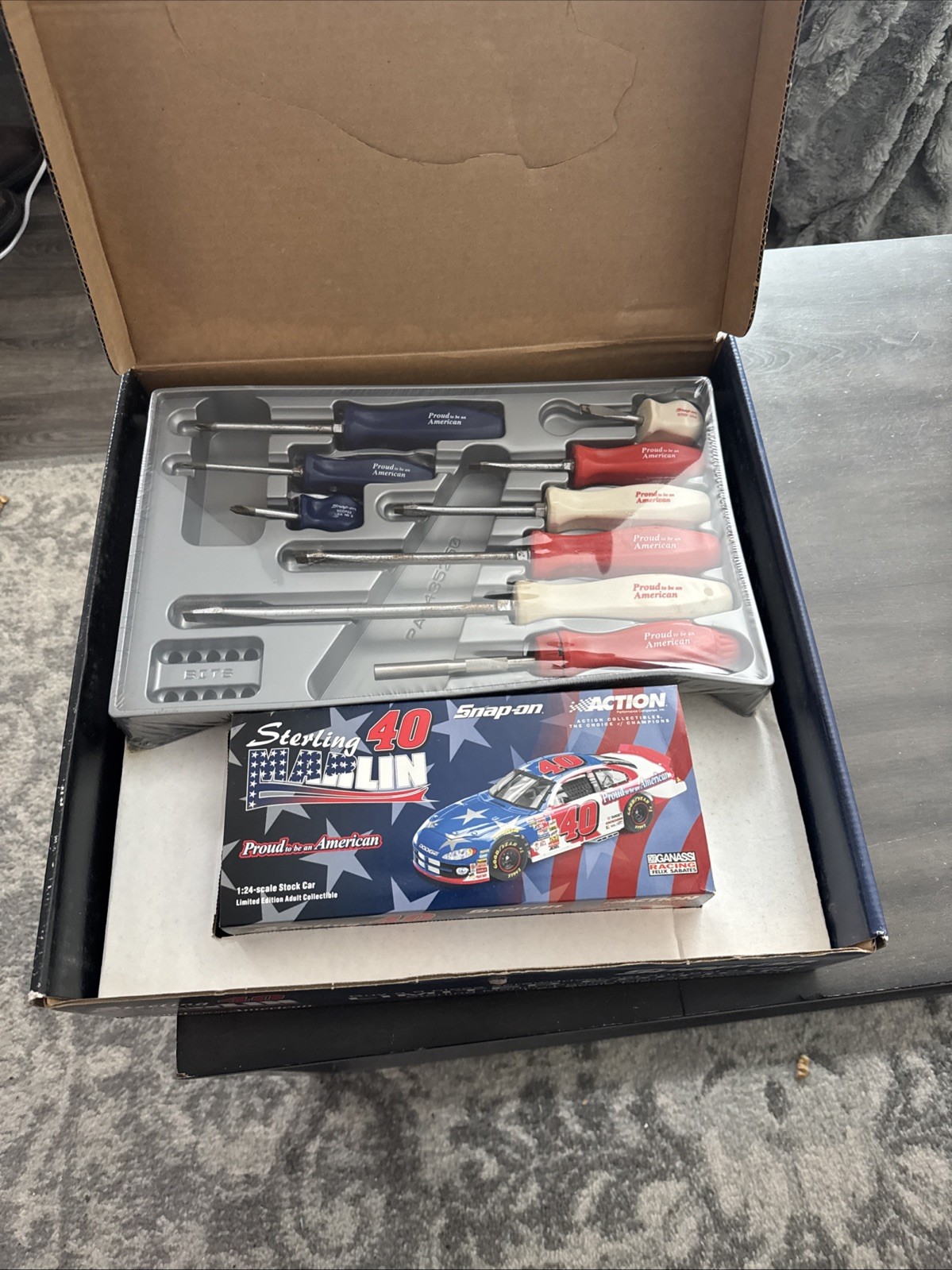 Snap On 9 Piece Red White Blue Hard Handle Screwdriver Set & Ratchet Screwdriver