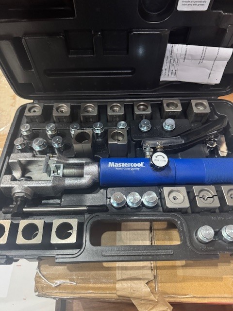 Mastercool 72485 Master Hydraulic Flaring Tool Set with Jiffy Tite Fitting