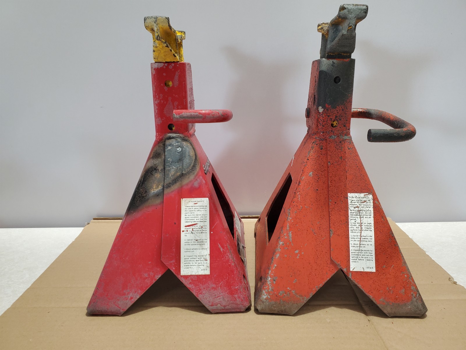 SNAP-ON USA – 2 Ton Vehicle Jack Stands ~ Colors NOT identical ~ SEE PHOTOS