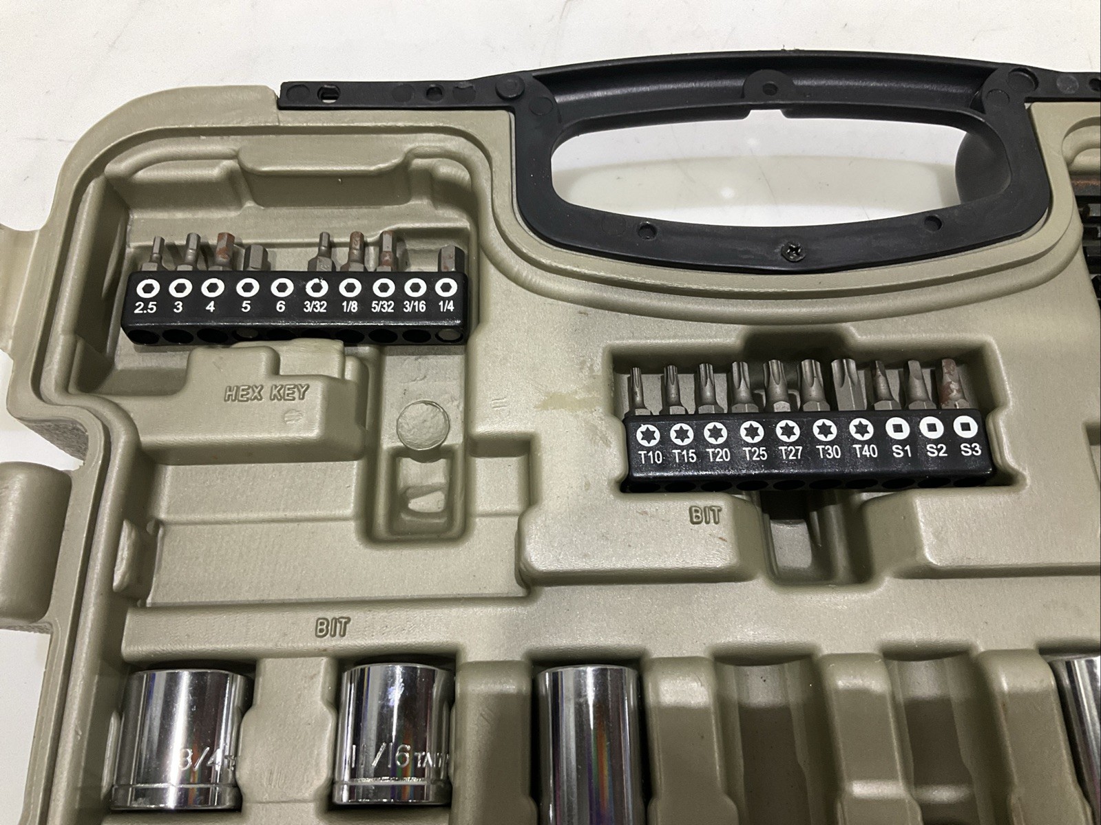 DR SOCKET JZ0028TA SET 1/4 IN, 3/8 IN, AND 1/2 IN 116 PIECE – INCOMPLETE SET
