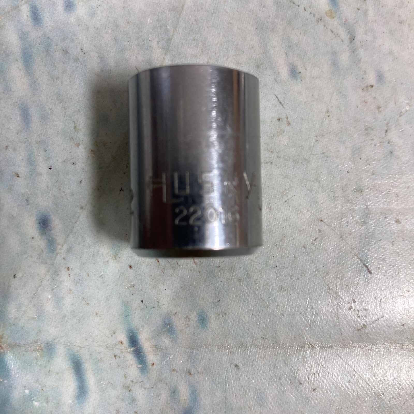 Husky 11/16″ (22022) & 1/2″ (22016) – 6 Point – 3/8″ Drive Chrome Sockets SAE