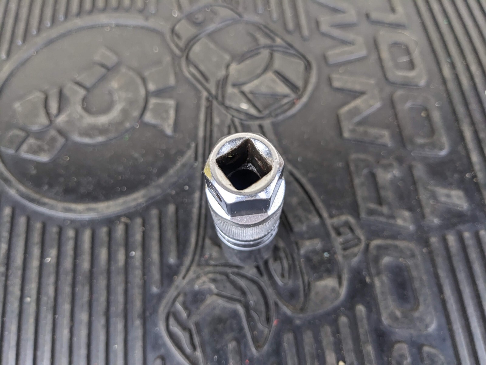 #bg275 Snap On Tools 3/8″ Drive 5/8″ Retention Spark Plug Socket S9706KR