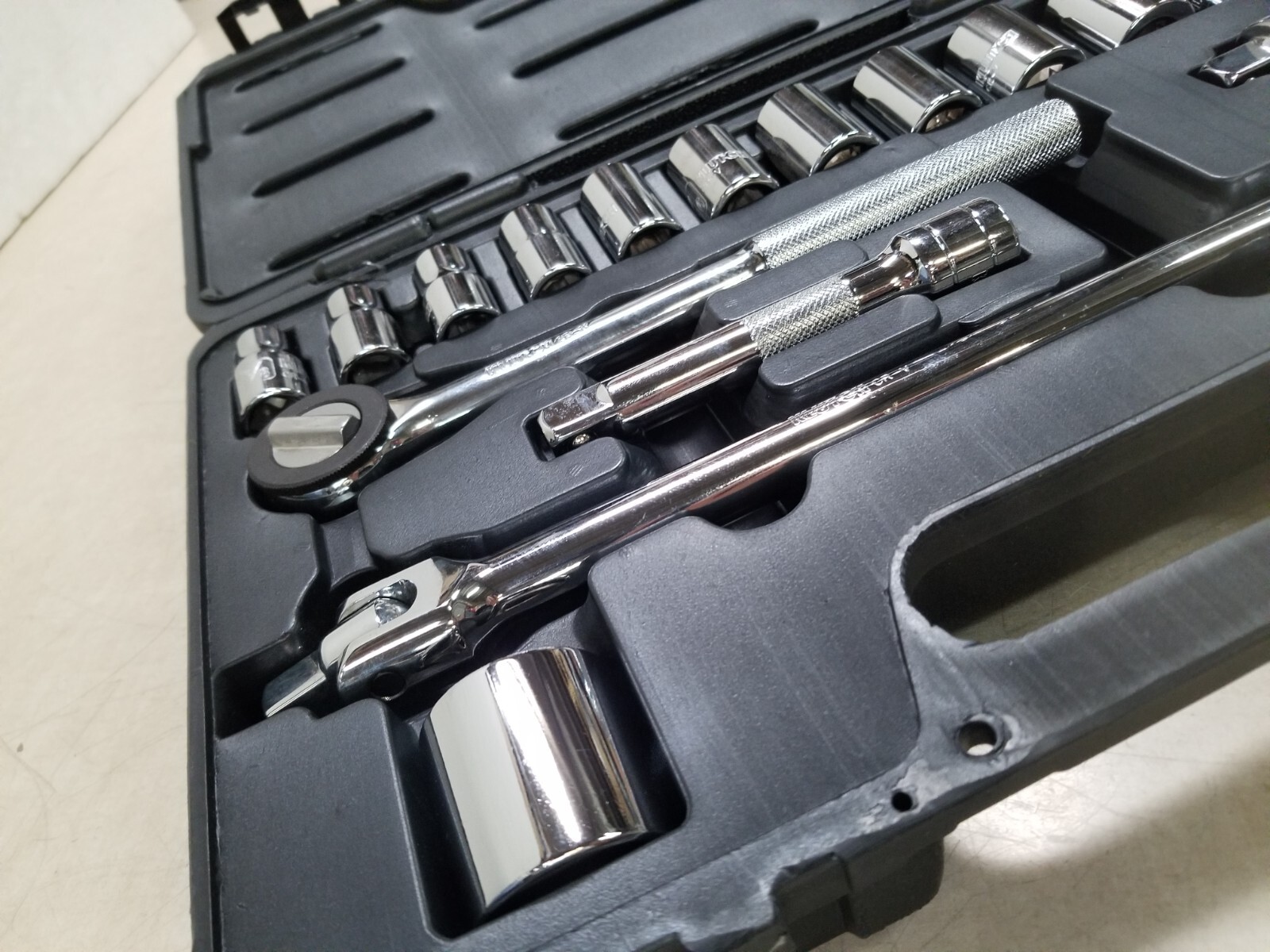 Klutch 41233 18 Piece 0. 50 inch – Drive SAE Socket Set