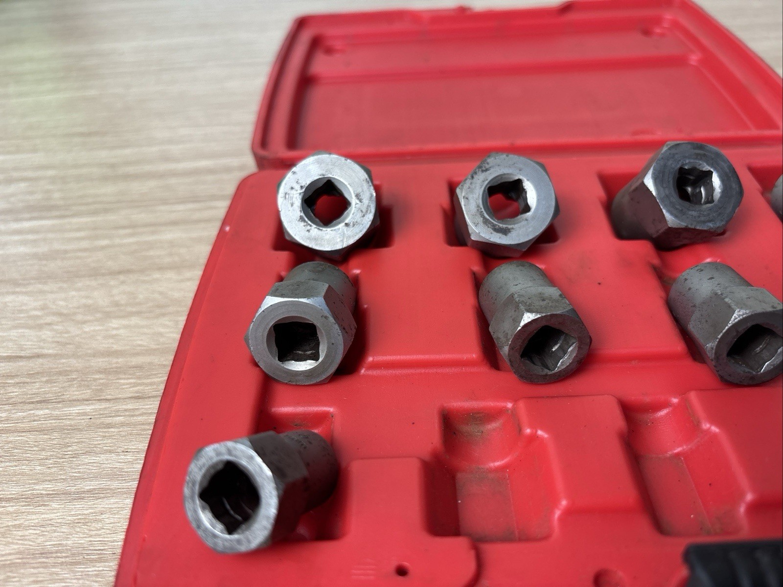 Matco MBX13 3/8″ Drive Bolt Extractor Set 1/4″-3/4″ 8mm-19mm 2 Pieces Missing