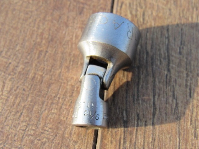 SNAP ON 9/16″ TMU181 1/4″ DRIVE 12 POINT SAE UNIVERSAL SWIVEL SOCKET UNDERLINE