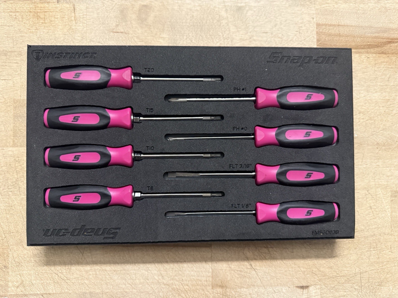 SNAP ON PINK MINI SCREWDRIVER 8PC SET IN FOAM COULD PASS AS NEW FMSGD03B