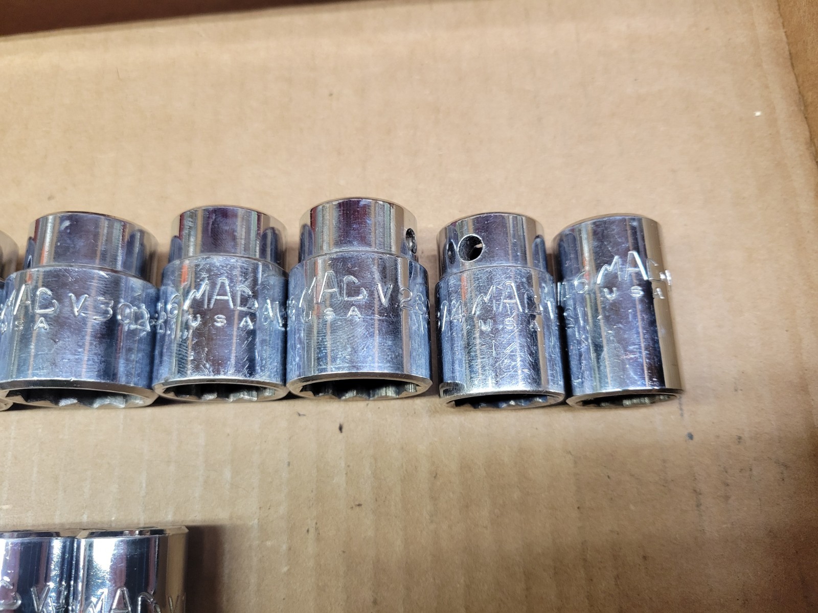 Mac Tools USA 15-Piece1/2″ Drive SAE 12-Point Socket Set 3/8 – 1-1/4″