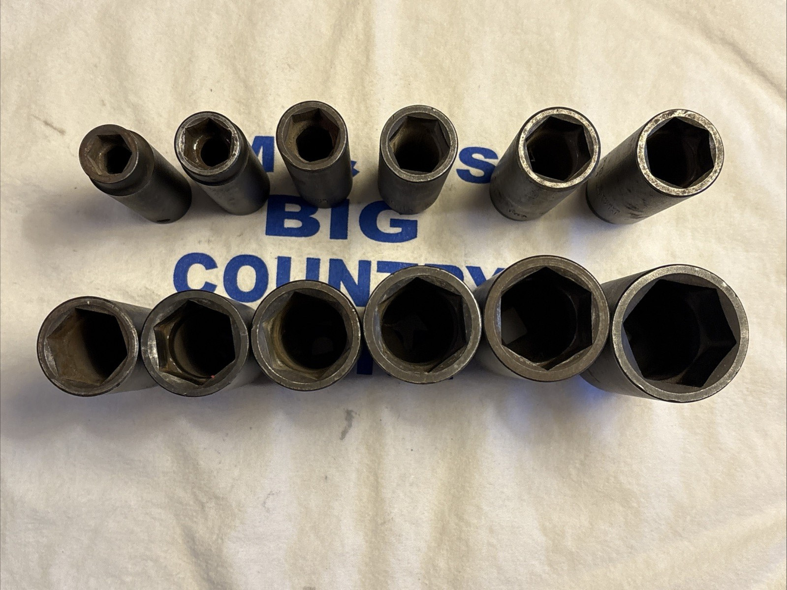 Mac Tools USA 1/2″ Drive 12pc 6pt Deep Impact Socket Set SVDP136BRPT